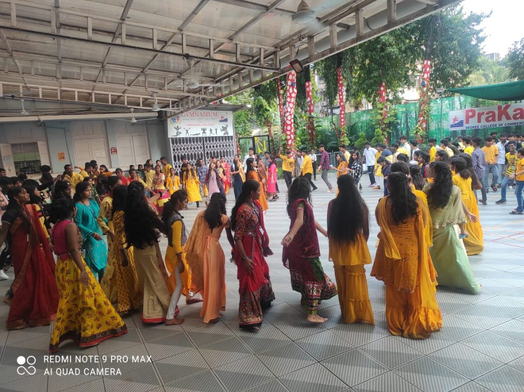 Art,Culture and Dance Club of Prakash College of commerce and Science organized 'Ras Garba' for junior college students. For FYJC ras garba was conducted on 29th sept, 2022 and for SYJC on 4th oct, 2022.