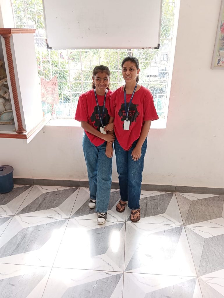 Prakash College of commerce and Science celebrated twinning day on Wednesday 14th December 2022. It is celebrated by students pairing up with their peer as a twin or a group.