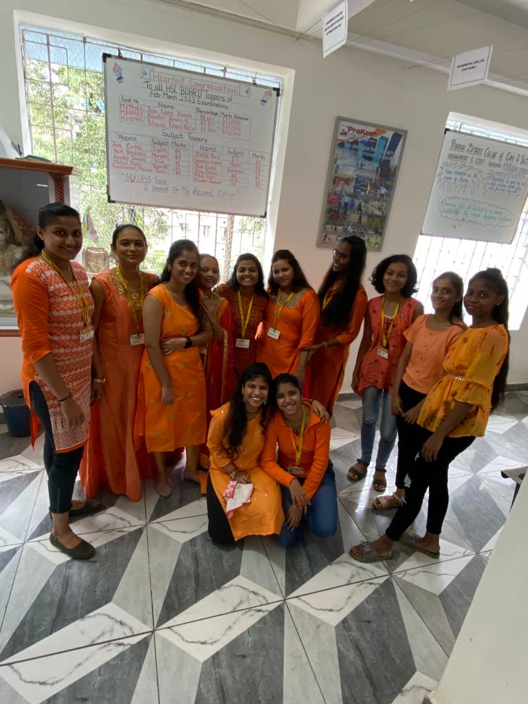 Prakash College of commerce and science celebrated tricolour days on 11th, 12th and 14th August 2023 wearing saffron, White or blue and green respectively.