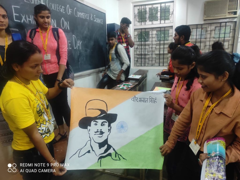 Prakash College of Commerce and Science organized an Exhibition of posters of Freedom fighters on account of 75th Independence Day.