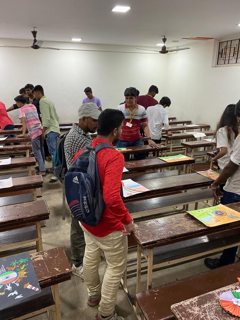 Prakash College of Commerce and Science organized an Exhibition of posters of Freedom fighters on account of the 75th Independence Day. The motive is to encourage our young generation towards patriotism and to bring out the creative skills of students.