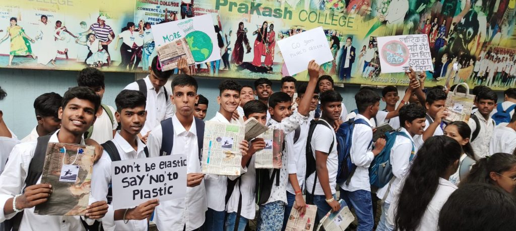 Prakash College, renowned for its commitment to environmental causes, took a significant step forward in the fight against plastic pollution by organising a massive rally on the pressing issue of plastic ban. On the vibrant morning of July 17, the college campus buzzed with enthusiasm as 229 students from FYJC and SYJC, along with 20 National Service Scheme (NSS) volunteers and 15 staff members, came together to raise awareness and advocate for a greener future.