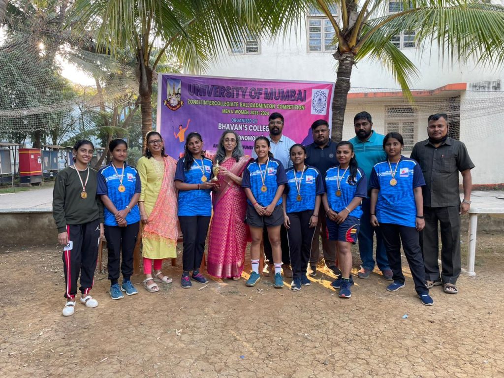 We are thrilled to announce that our Degree College Men's & Women's teams have secured 3rd place in the Team Championship 2023-24 at the Inter-Collegiate Ball Badminton Tournament held by Bhavans College. 🏸🏅
🥉👏 Congratulations to our exceptional players who exhibited outstanding skills and sportsmanship!